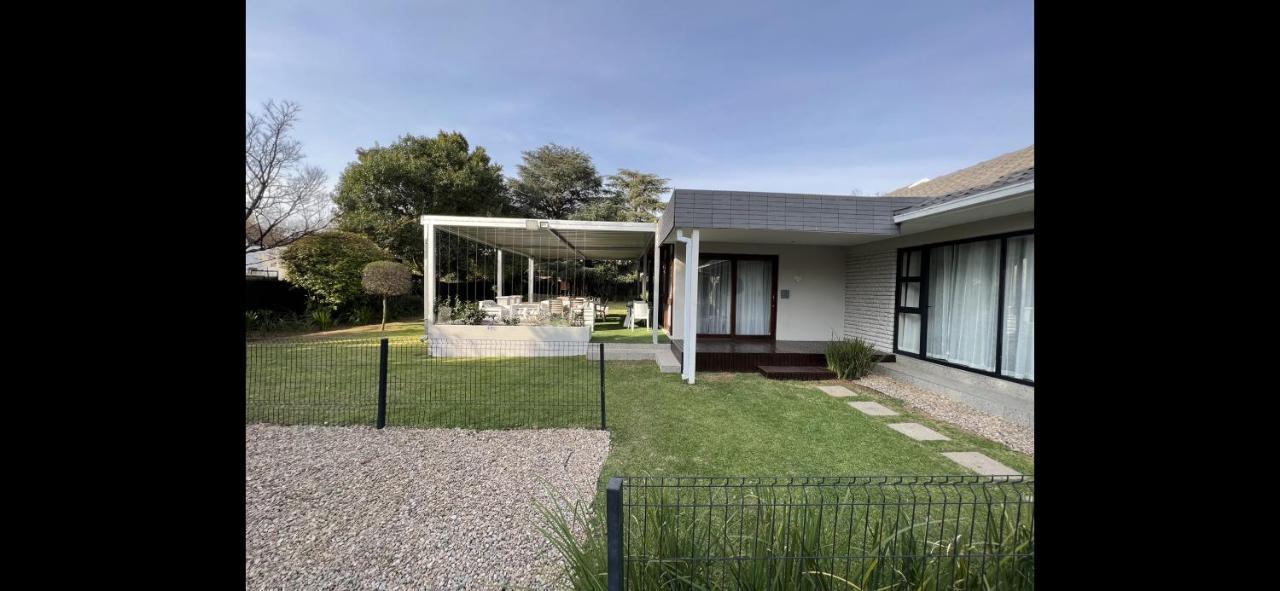 Le'Ciara Luxury Guest House Joanesburgo Exterior foto