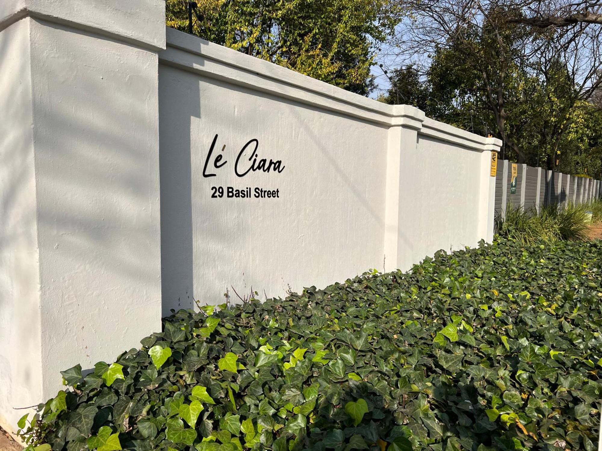 Le'Ciara Luxury Guest House Joanesburgo Exterior foto