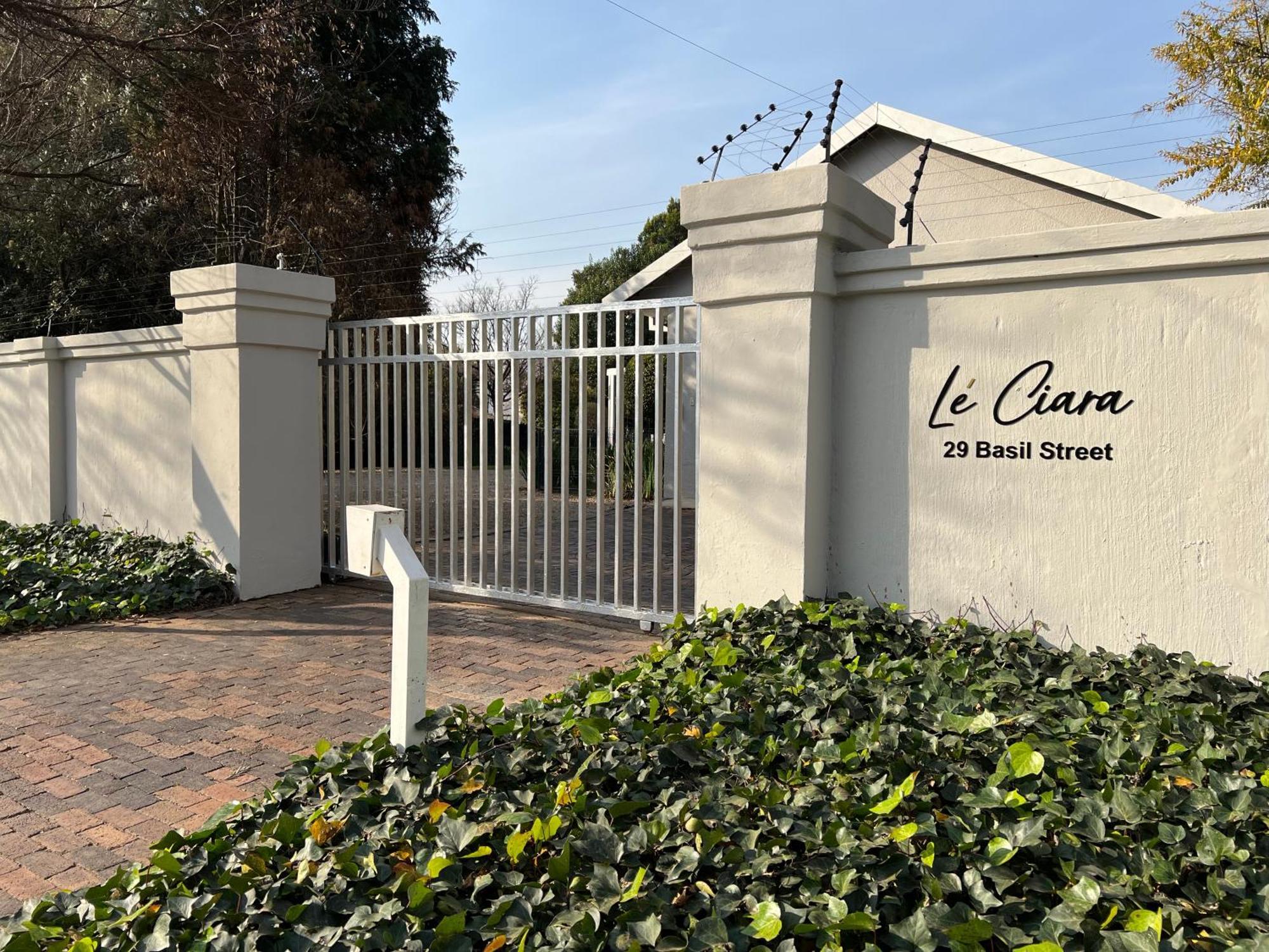 Le'Ciara Luxury Guest House Joanesburgo Exterior foto
